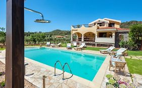 Villa Saige , Piscina Con Idromassaggio